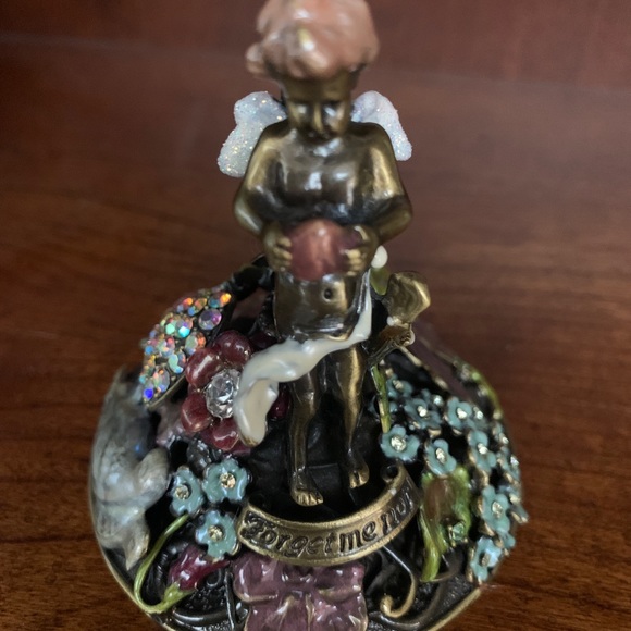 Kirks Folly forget-me-not angel gem-studded goblet. Rare, collectible.❣️ - Picture 7 of 12